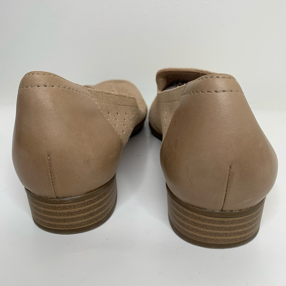 Clarks Women's Collection Juliet Hayes Perforated Flats Sand Suede Sz 8 M - Picture 3 of 11